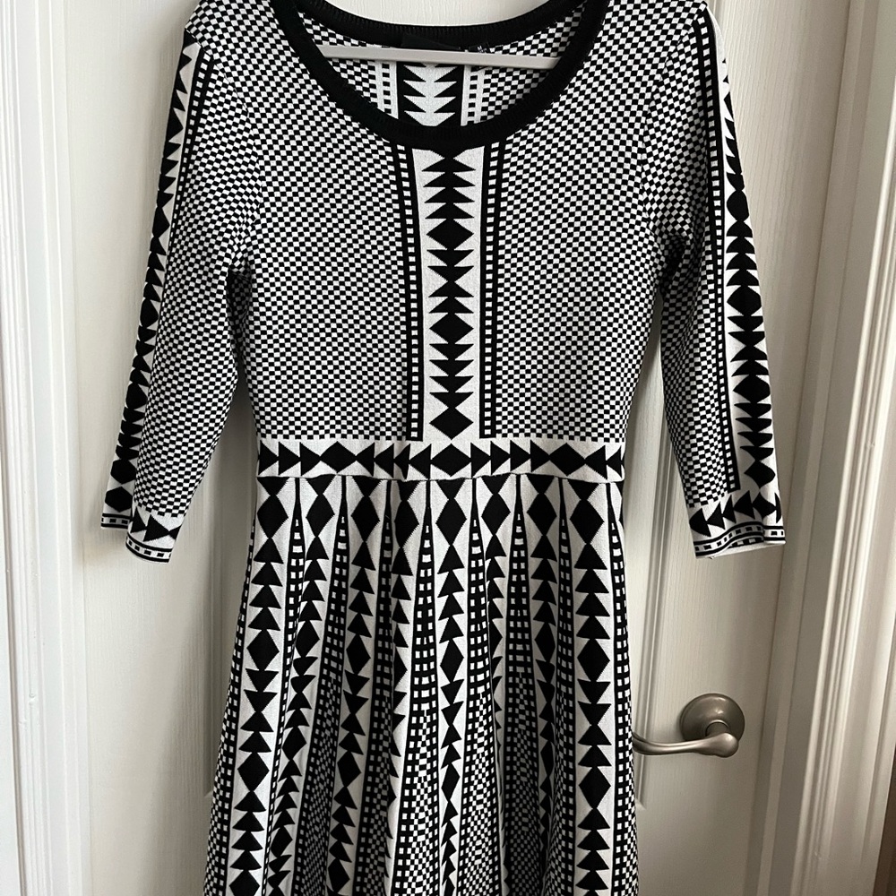 Nina Leonard Black and White Geometric